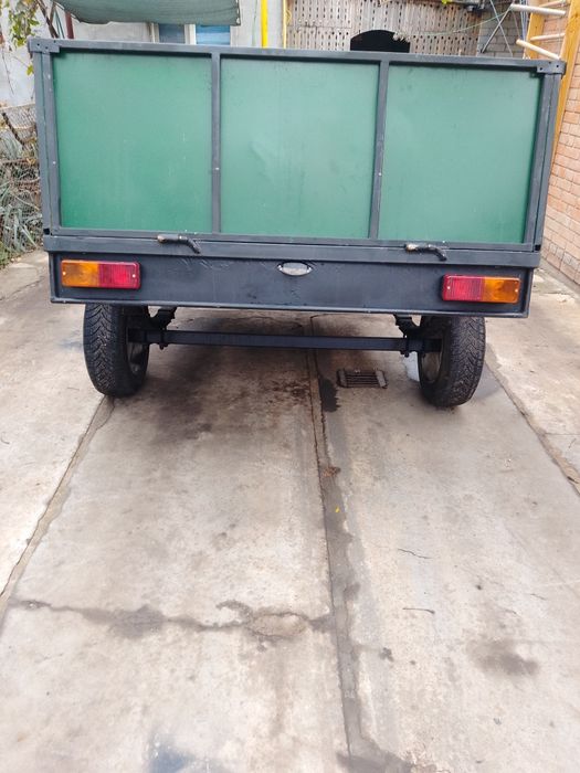 Прицеп автомобільний