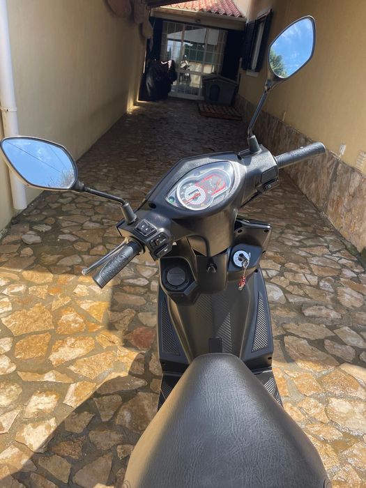 Mota 125cc com  4000km