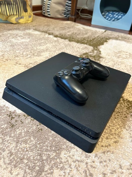 Ps4 slim 1TB como nova + comando original