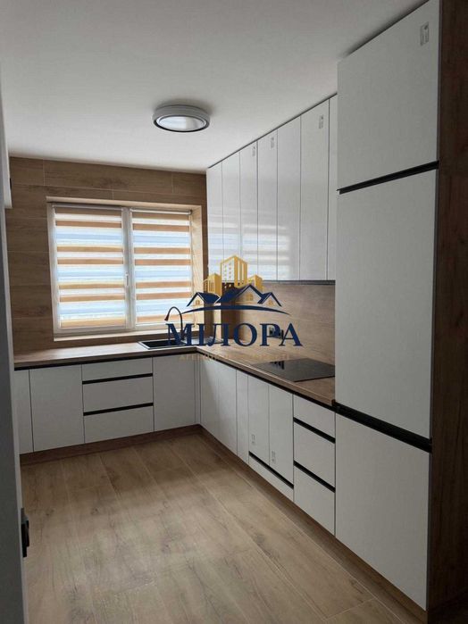 Продаж / Квартира / Вакарова, Поляна