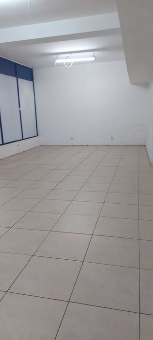 Loja 60m2 junto à Estação Ferroviária de Espinho
