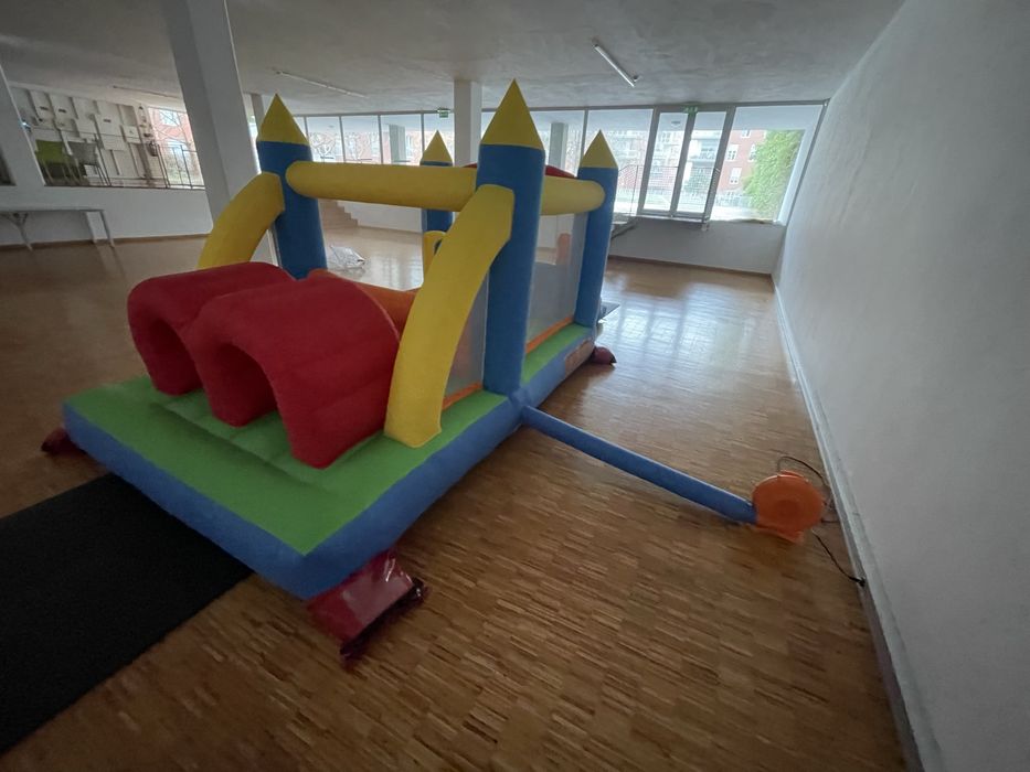 Aluguer Insuflaveis para Festas garagem ou jardim