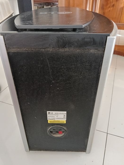 Sistema de som LG 3 colunas agudos e 1 Bass
