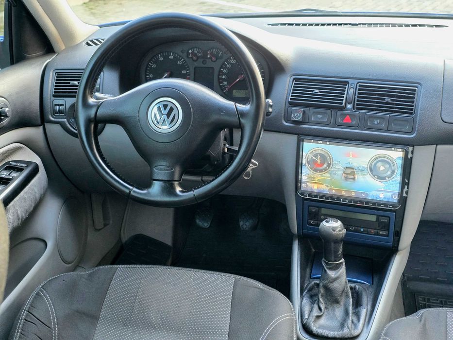 Volkswagen Golf 2000г.в. 1.6 газ-бензин