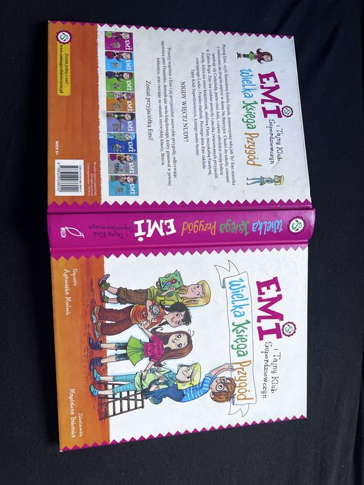 Emi wielka ksiega przygod tajny klub superdziewczyn