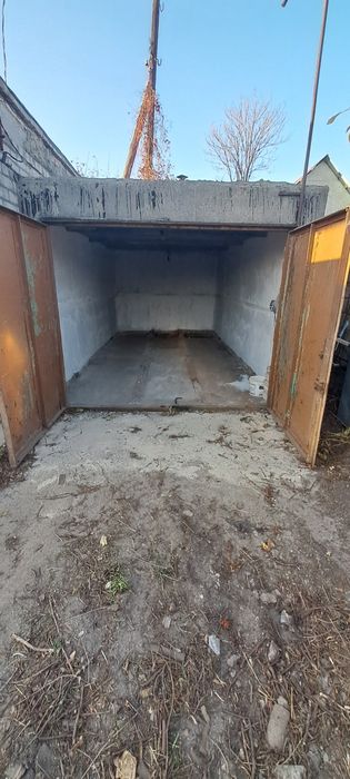 Продам гараж в центре города.