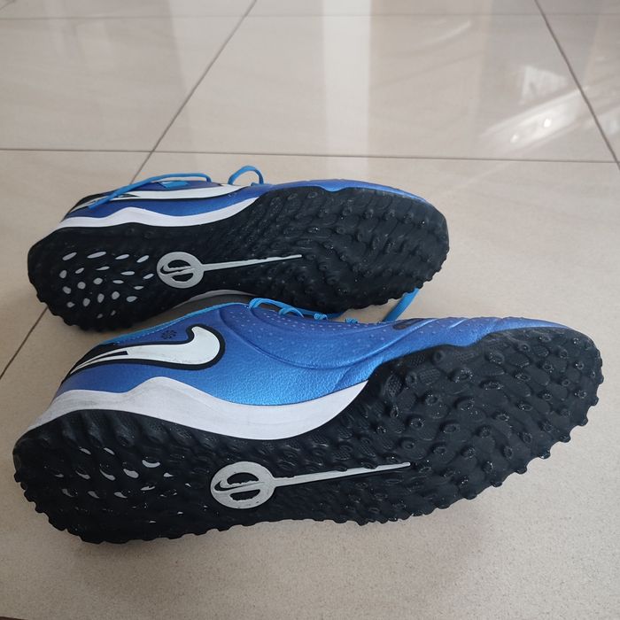 Buty piłkarskie turfy NIKE 42/26,5cm