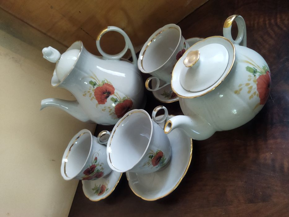 Чайний сервіз з маками