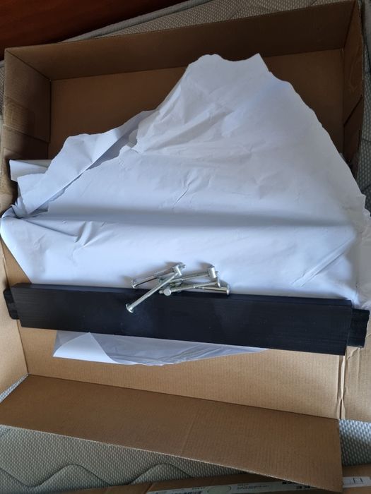 Cadeira de baloiço ikea preta modelo varmdo