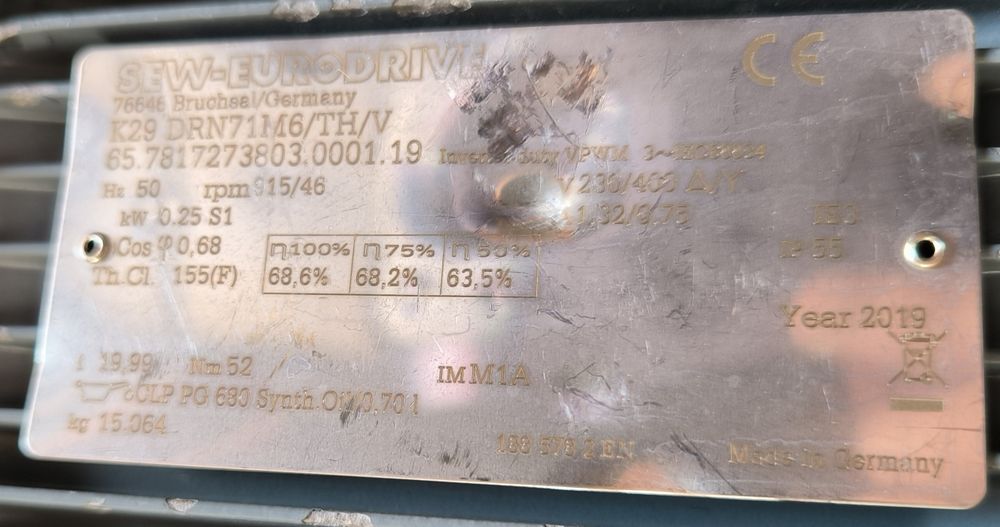 0,25 квт 46 об. Мотор редуктор sew Німеччина. Электродвигатель с редуктором. Моторедуктор.