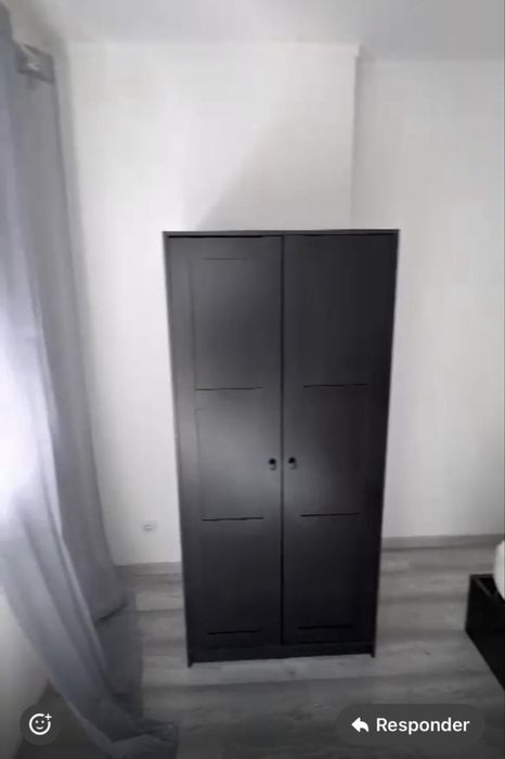 Cama com estrado e colchao