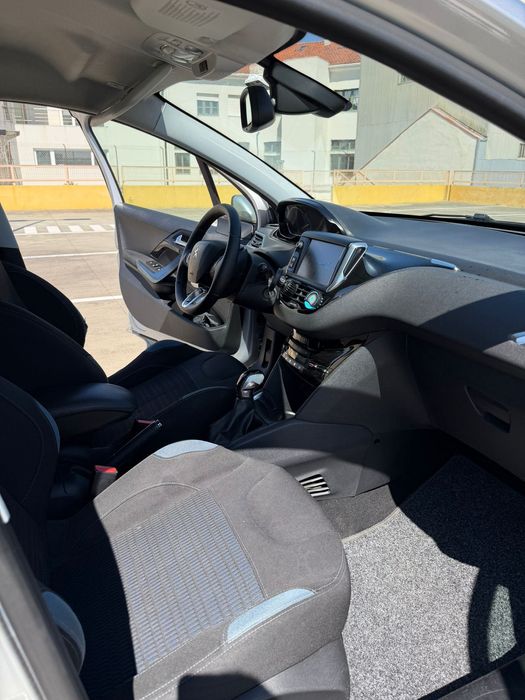 Peugeot 208 1.4 HDi