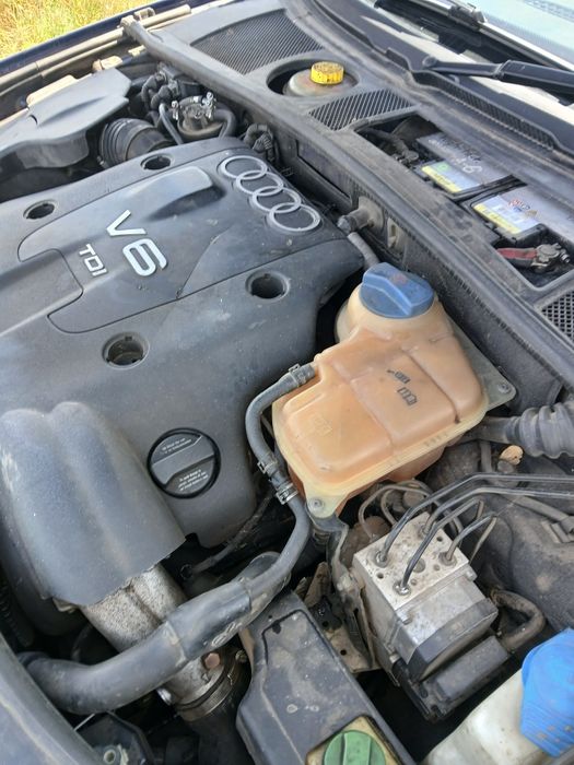 Авто АУДІ А6С5 2.5тді