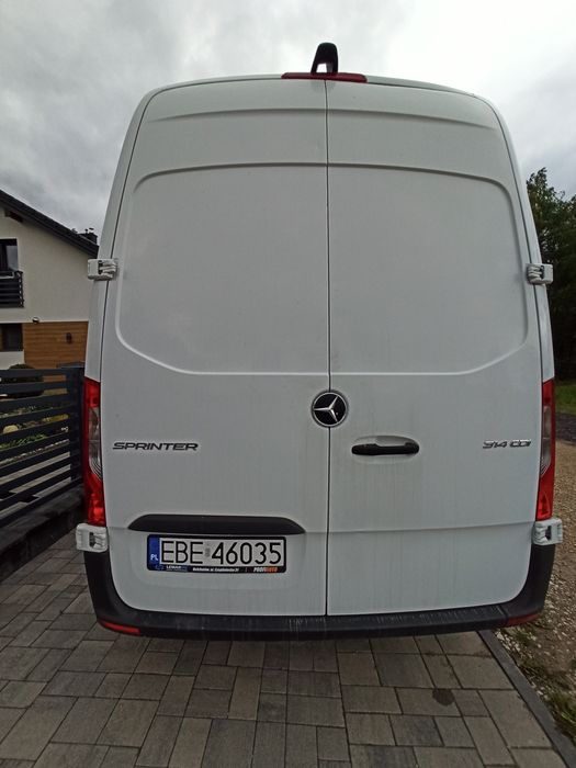 Mercedes-Benz Sprinter 907
