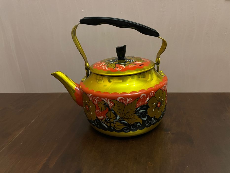 Чайник розписний. Дуже гарний стан.