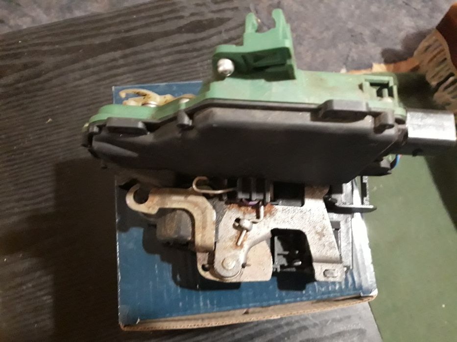 Замок дверной Фольцваген Гольф