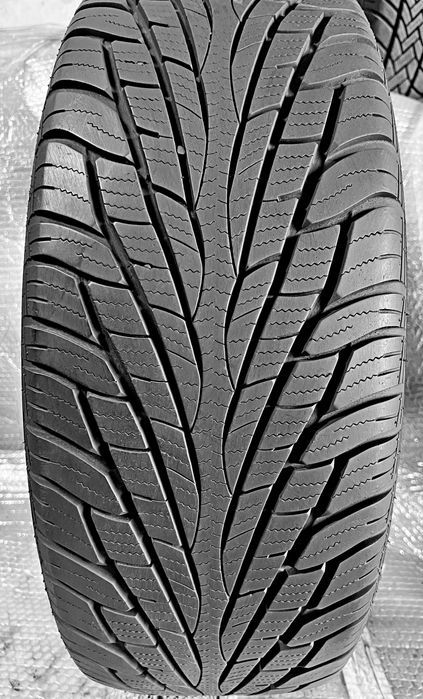 Шини Б/в 255.60.17 пара Maxxis