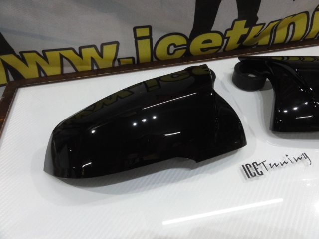 Capas, carcaça de espelhos M4 look em preto piano brilhante BMW X1 F48 F49, X2 F39, Serie 1 F40, F53, Serie 2 gran coupe F44, Z4 G39 em plástico