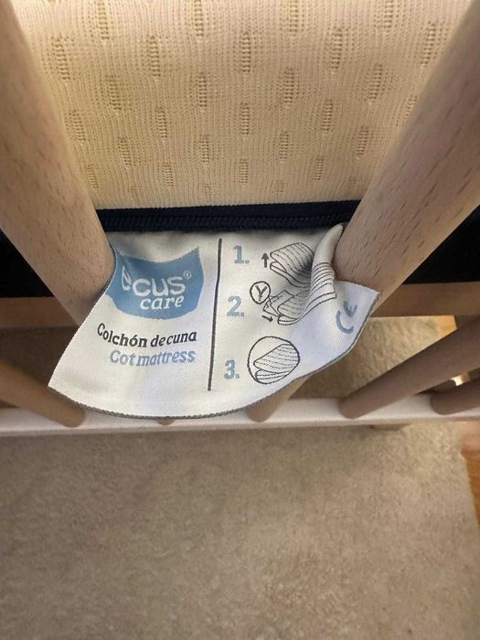 Cama de bebé/convertível + Colchão (NOVOS – nunca usados)