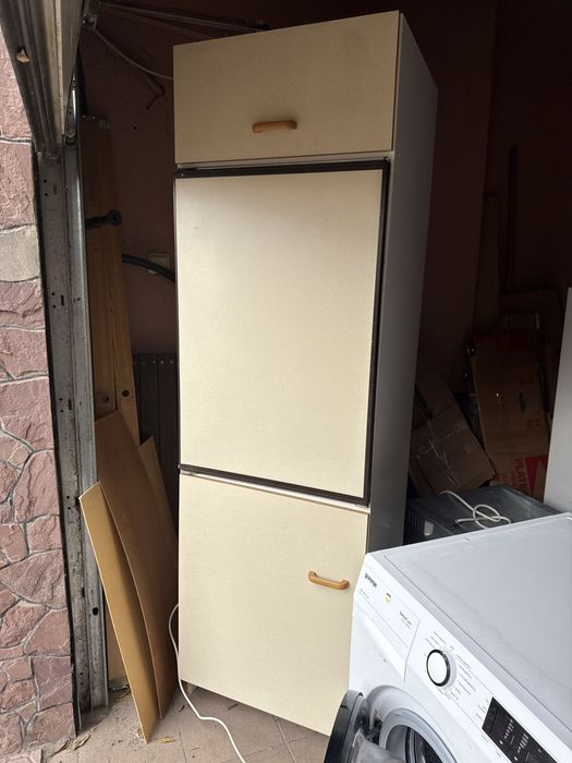 Золодильник в онтоввний в шкаф