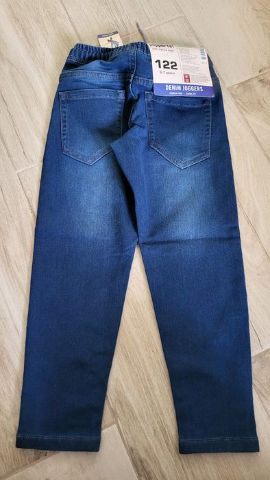Nowe spodnie joggery 122 Pepperts