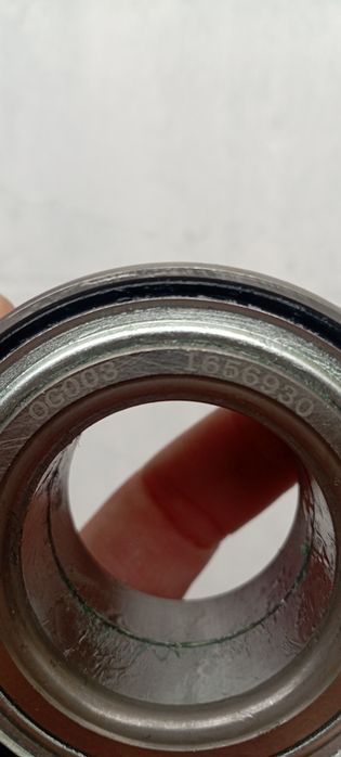 Продам запчастини до Опель омега А