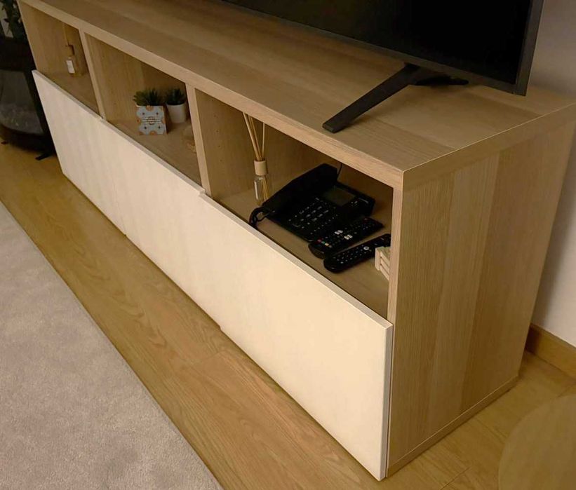 Aparador de TV c/arrumação em excelente estado