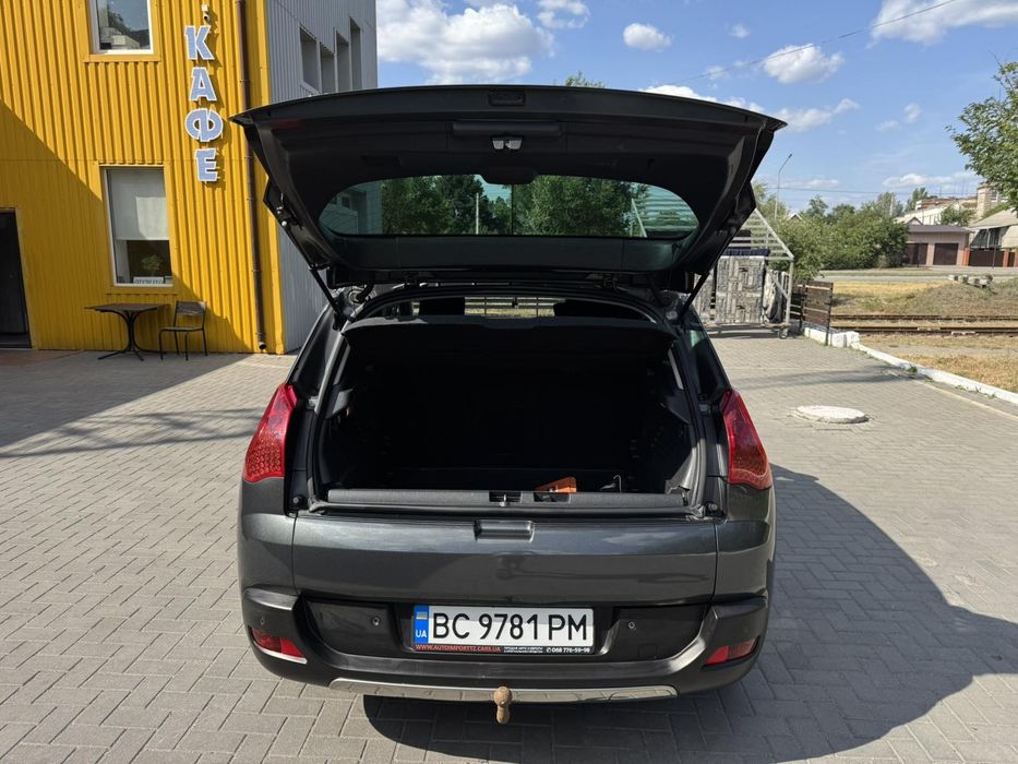 Peugeot 3008. 2012 рік