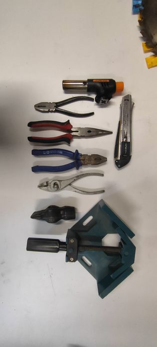 Wyprzedaż garażowa, narzędzia, piły, wiertła, frezy, itp.