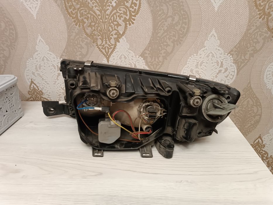 Фара Шкода Фа бія (права)