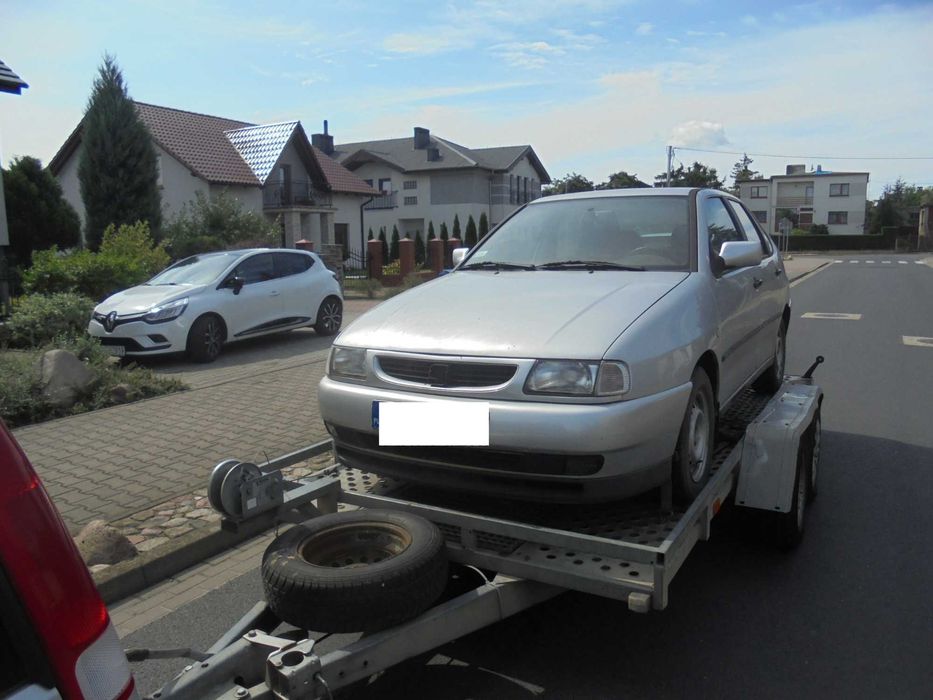 Seat Cordoba 1.6 benzyna 100KM kolor srebrny na części