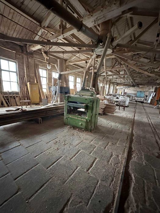 Продається ТЗОВ " Іршавська меблева фабрика"