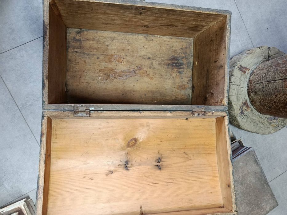 Скриня дерев'яна