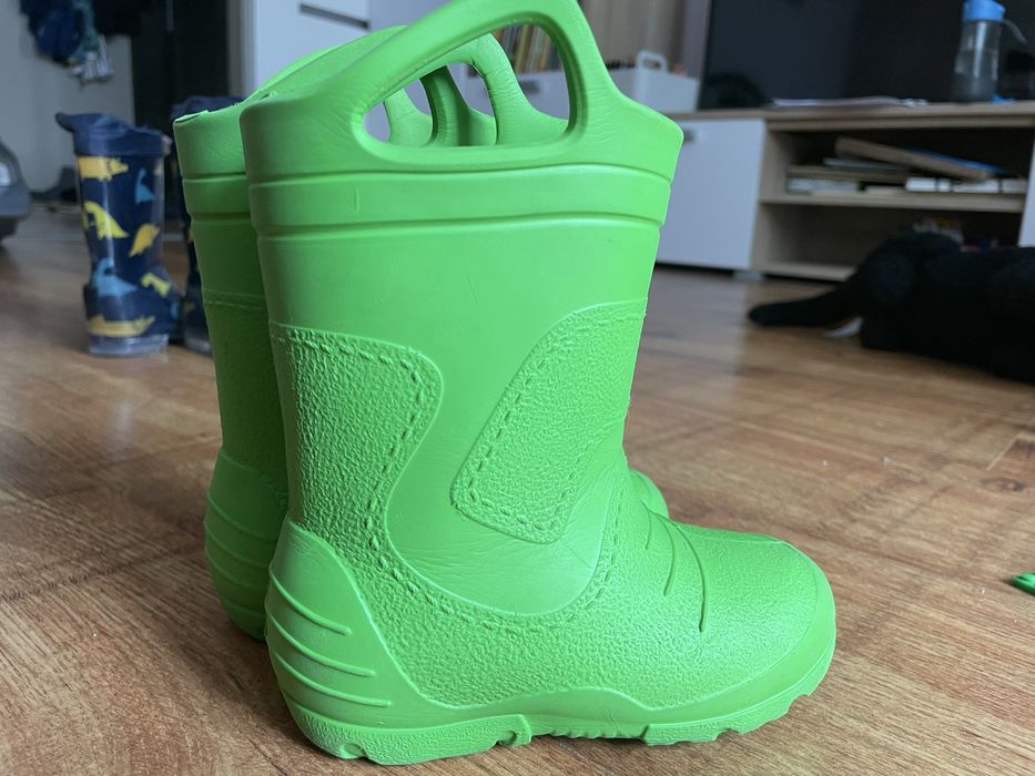 Piankowe leciutkie kalosze z uchwytami r 22-23 gumaki