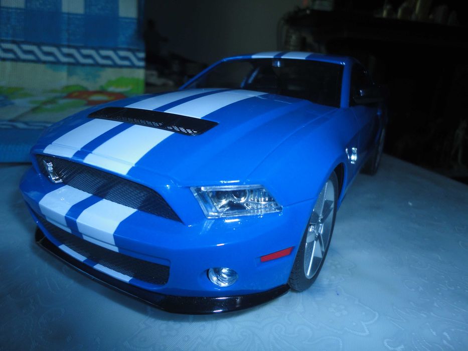 продам большую Ford Shelby GT-500 Vehicles на управлении