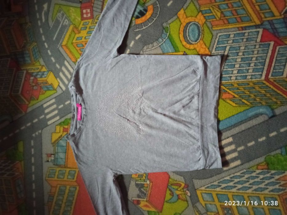 Bluza z długim rękawem dla dziewczynki rozmiar 140-146