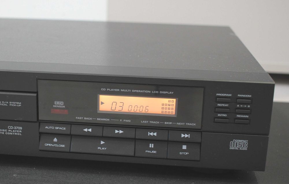 CD плеер Lenco CD 3709