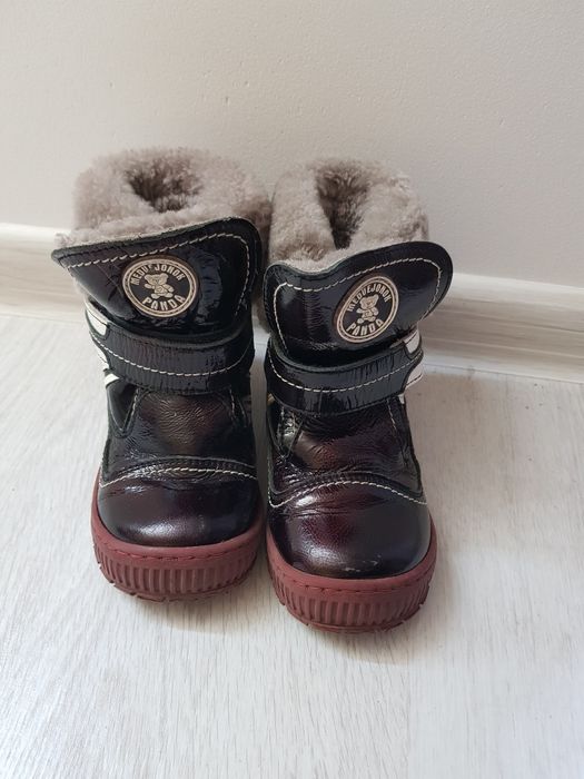 Кожаные сапожки на девочку