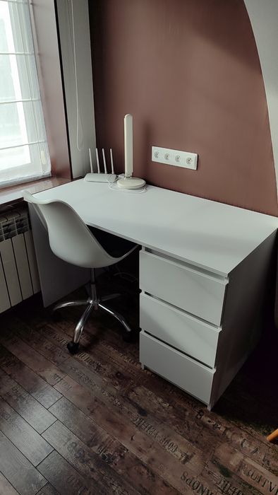 Письменный стол со стулом
