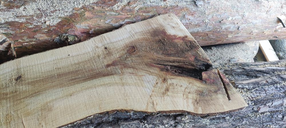 Слеб , дошка не обрізана горіх ,клен ,шовковиця , акація