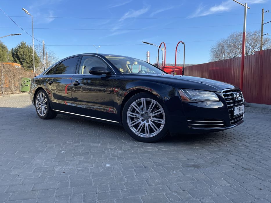 Audi A8 2013 (короткая база)