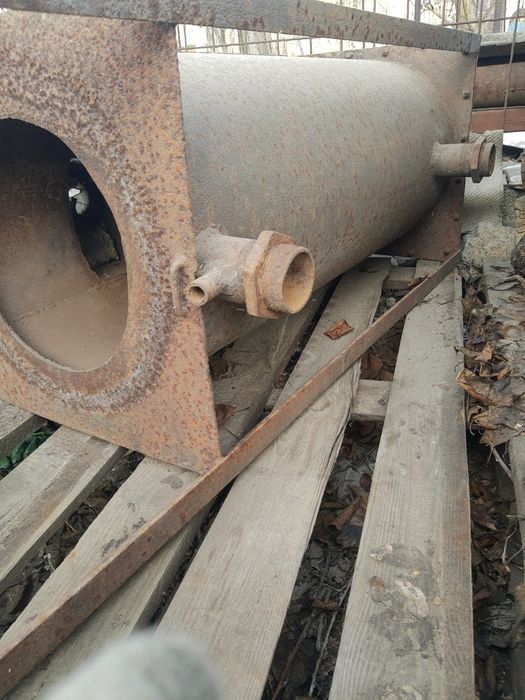 Продам котел под твердое топливо