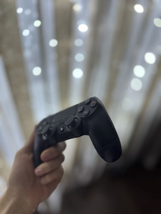 PlayStation 4 pro+ 5 ігор!