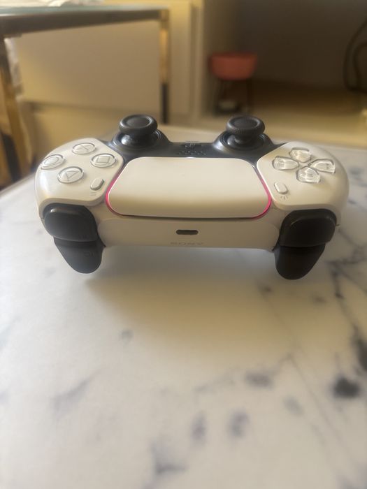 Uszkodzony pad ps5