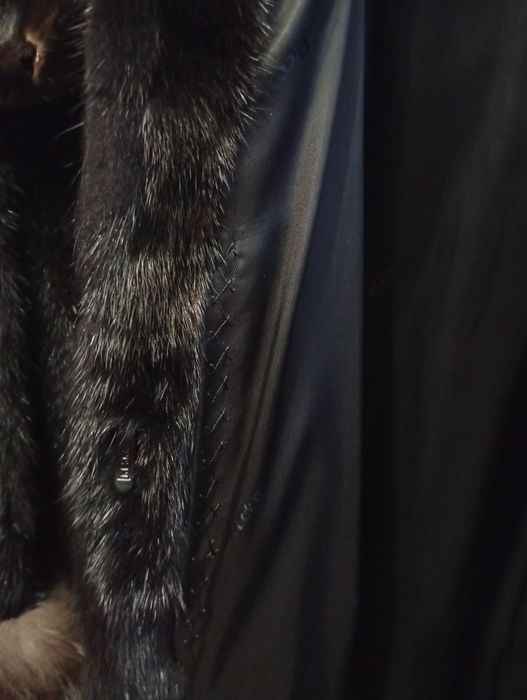 Шуба норкова з чорнобуркою