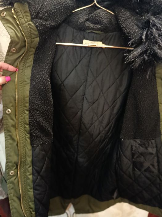 Курточка зимняя зелёного цвета