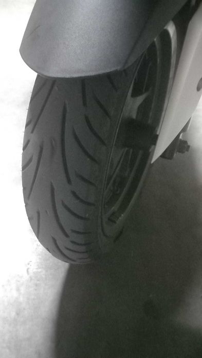 Yamaha XMAX 300 ABS 2018 – Revisões em dia – Extras – Muito estimada