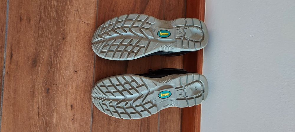 Sapatos de biqueira aço