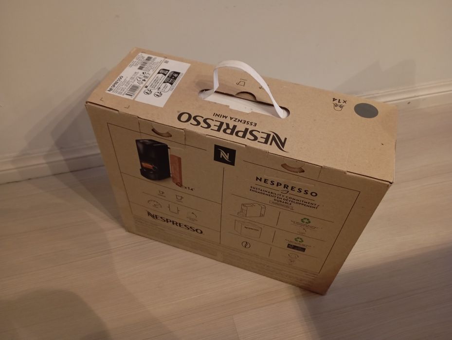 Máquina de café Nespresso Essenza mini