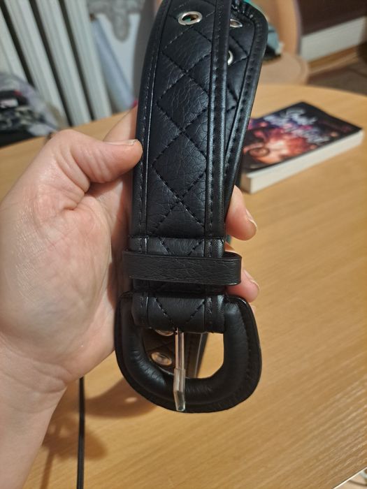 Czarny pasek damski